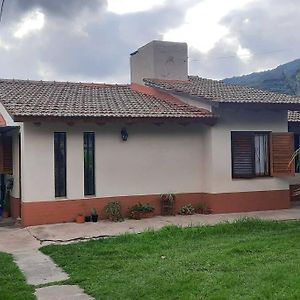 Chalet Con Parque A 6 Cuadras Del Centro